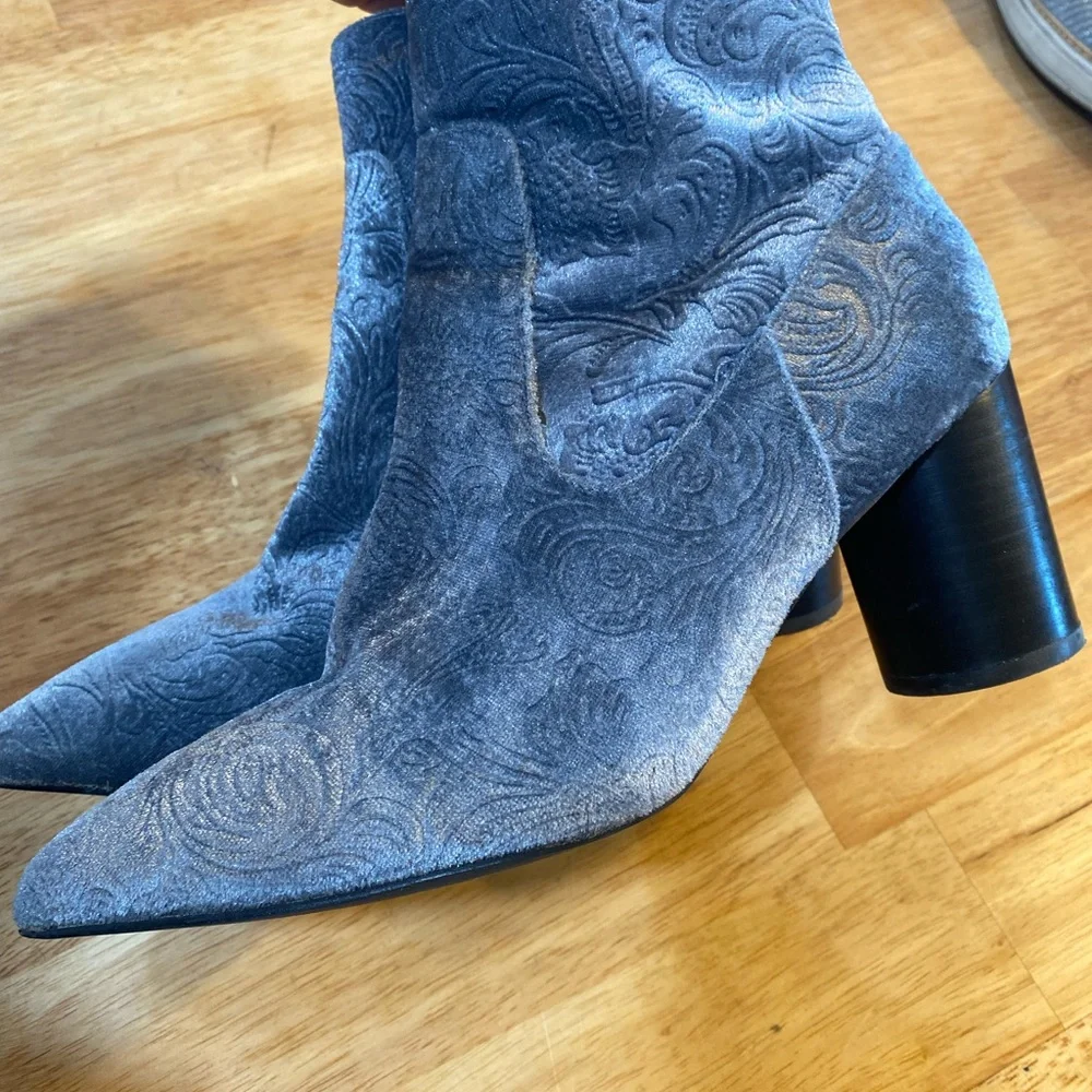 Coconuts by Matisse Alana Blue Ankle Boots with unique round heels